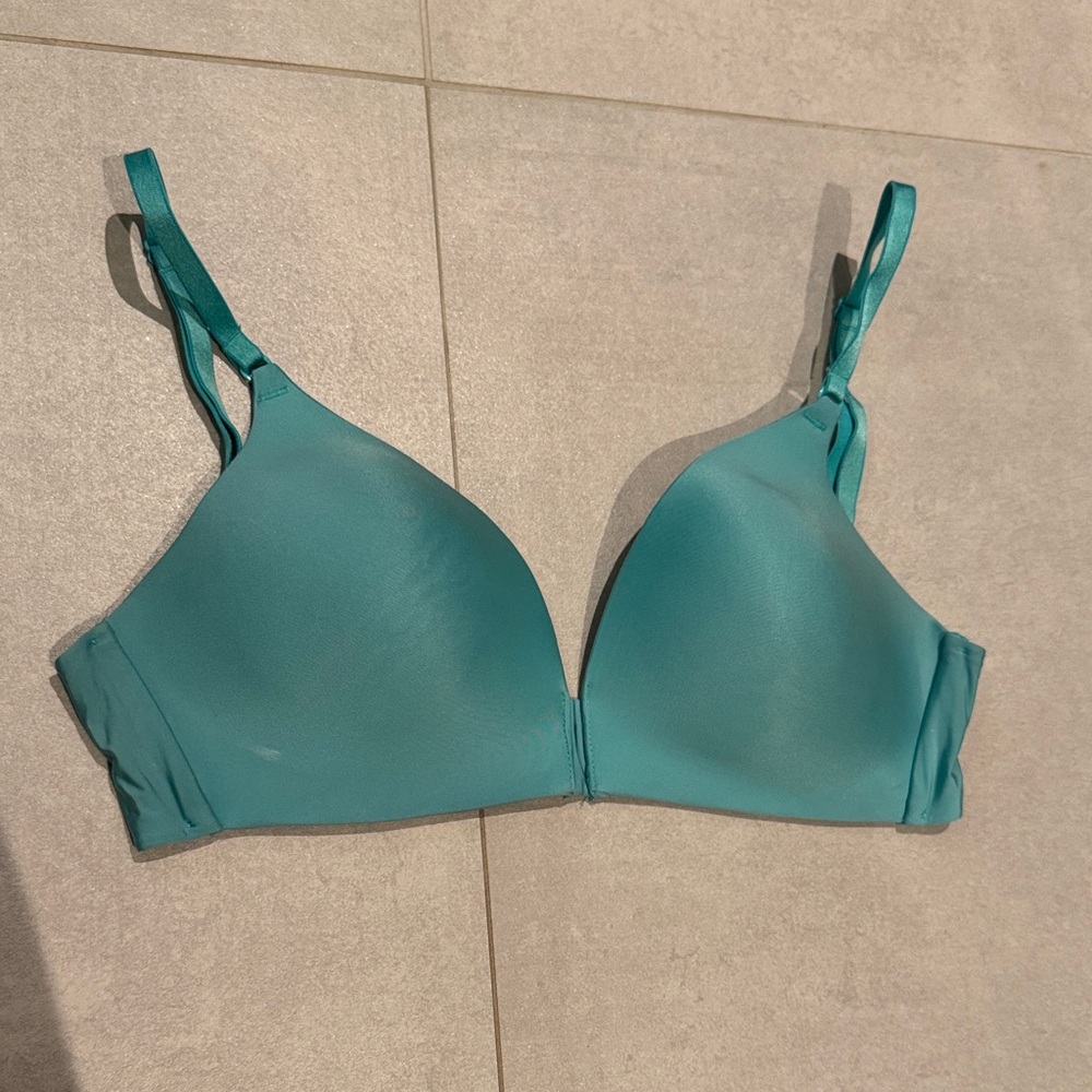 Victoria’s Secret 32D Elegant Teal Women's wireless Bra lingerie comfortable bra